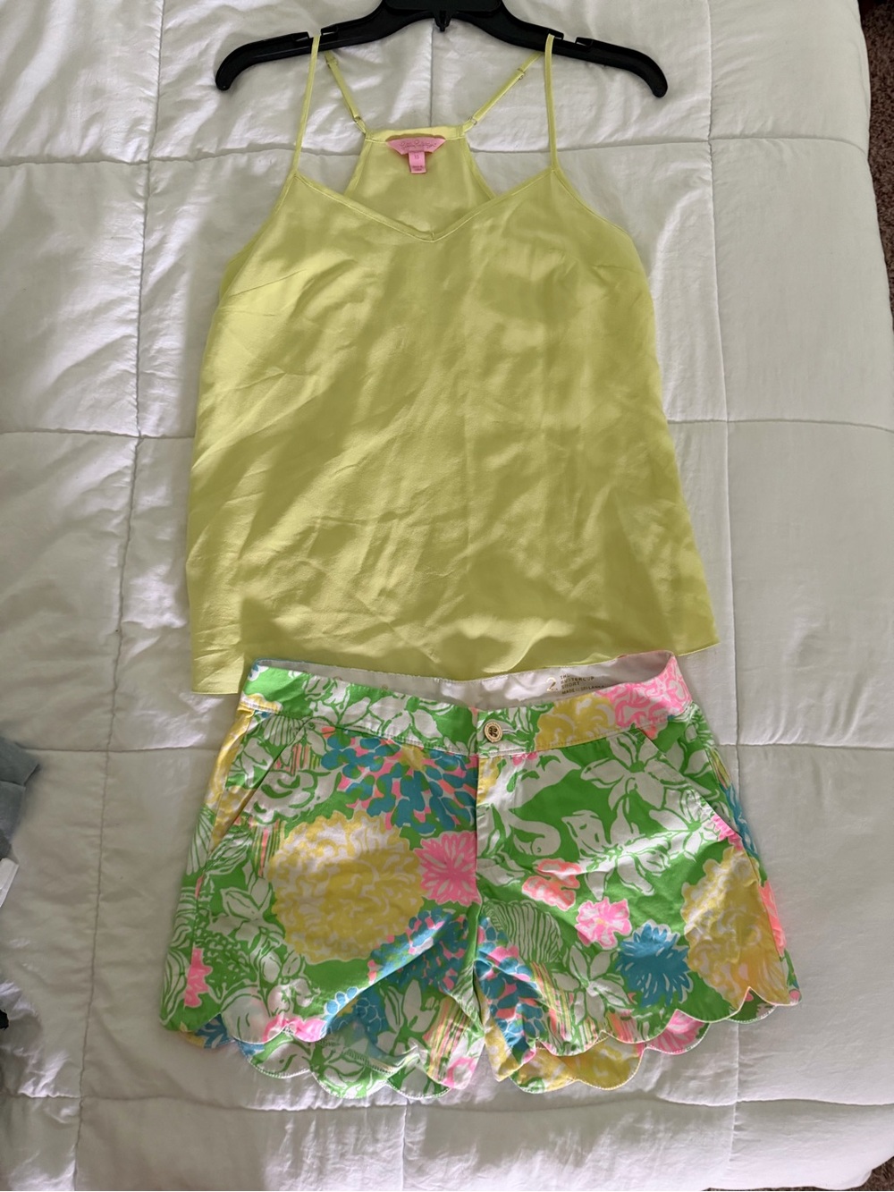 Lilly Pulitzer neon  Yellow Silk with Green Floral Scalloped Shorts